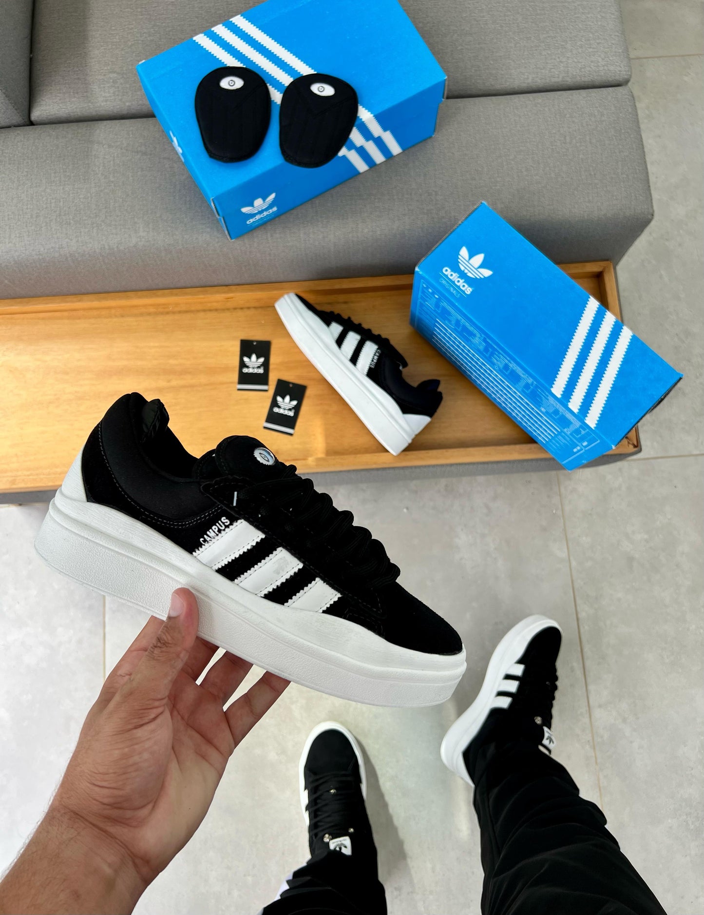 Tênis Adidas Bad Bunny x Campus
