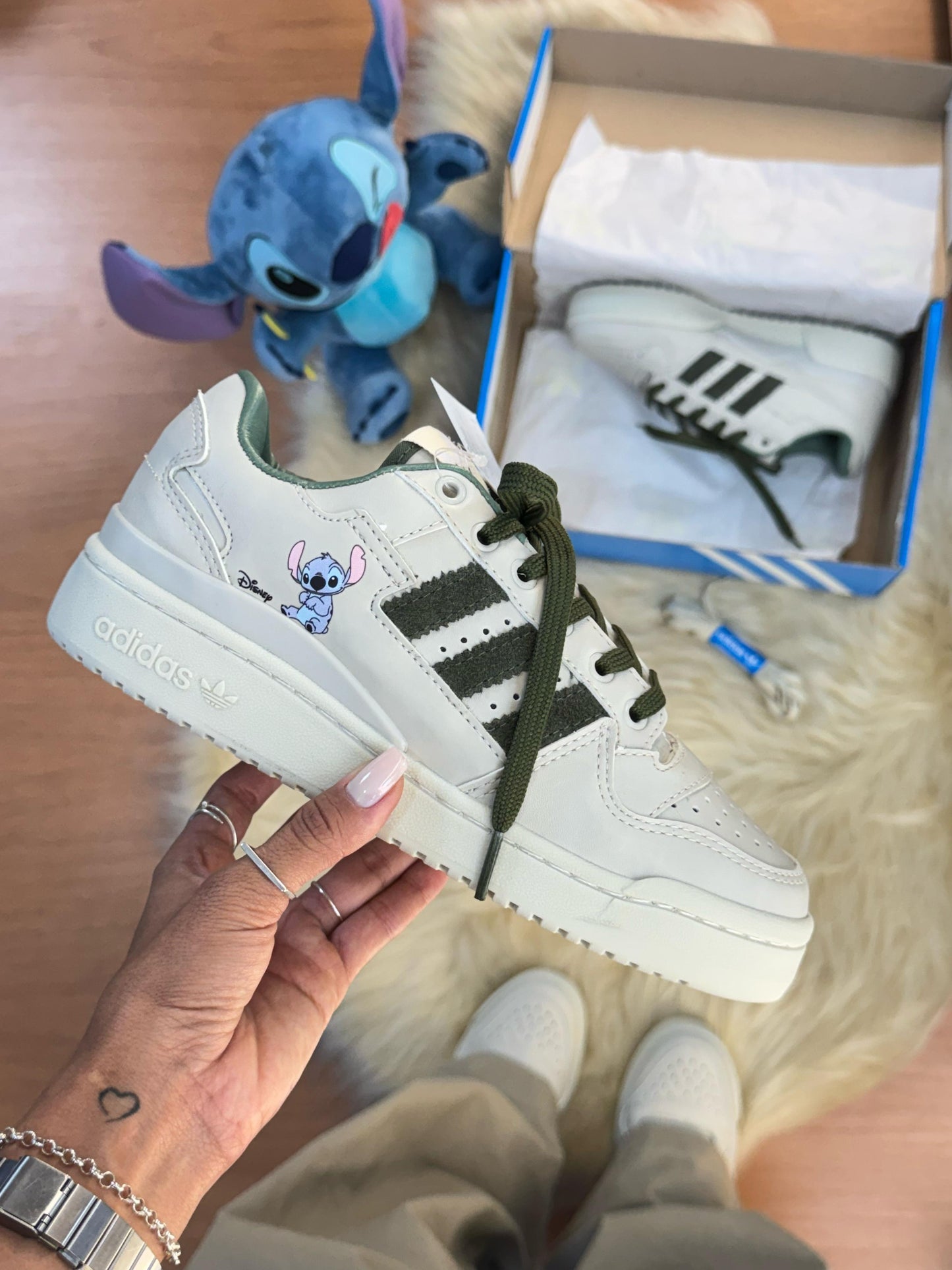 Tênis Adidas Samba – Edição Exclusiva Stitch