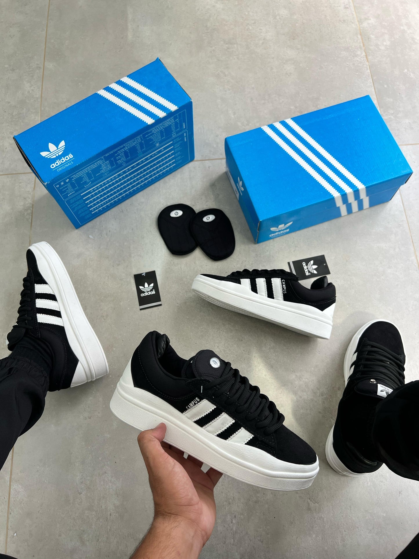Tênis Adidas Bad Bunny x Campus
